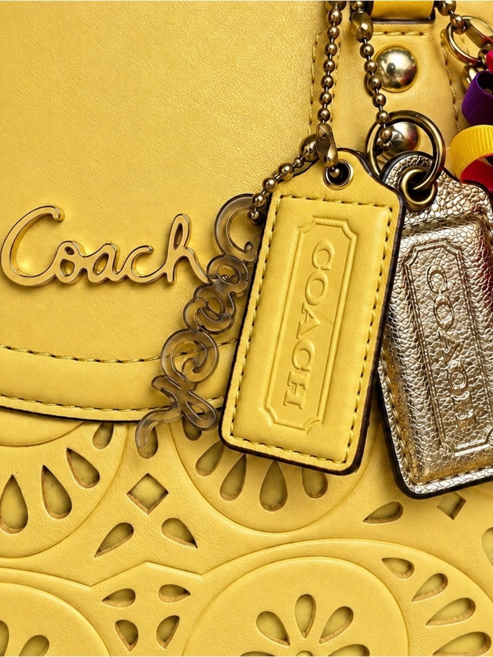 2013 Coach Ashley Lace Eyelet Leather Carryall F21883 – Vintage-Era Rare Yellow - Picture 13 of 16